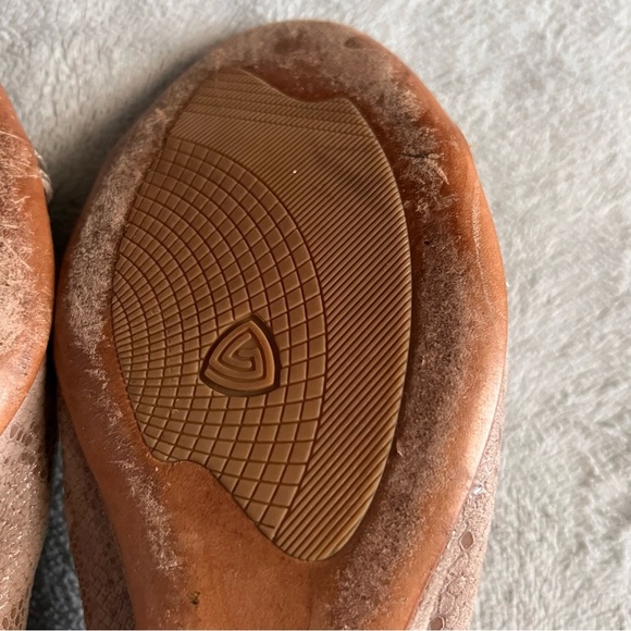 AGL Attilio Giusti Leombruni Jody Cap Toe Buckle Wedge Ballet Flat Patent Gold - Picture 10 of 17